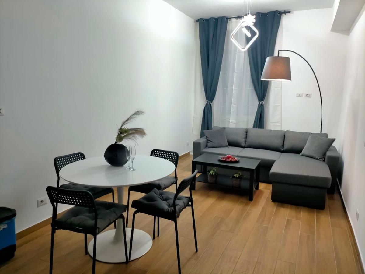 Appartement Red Roses Domus